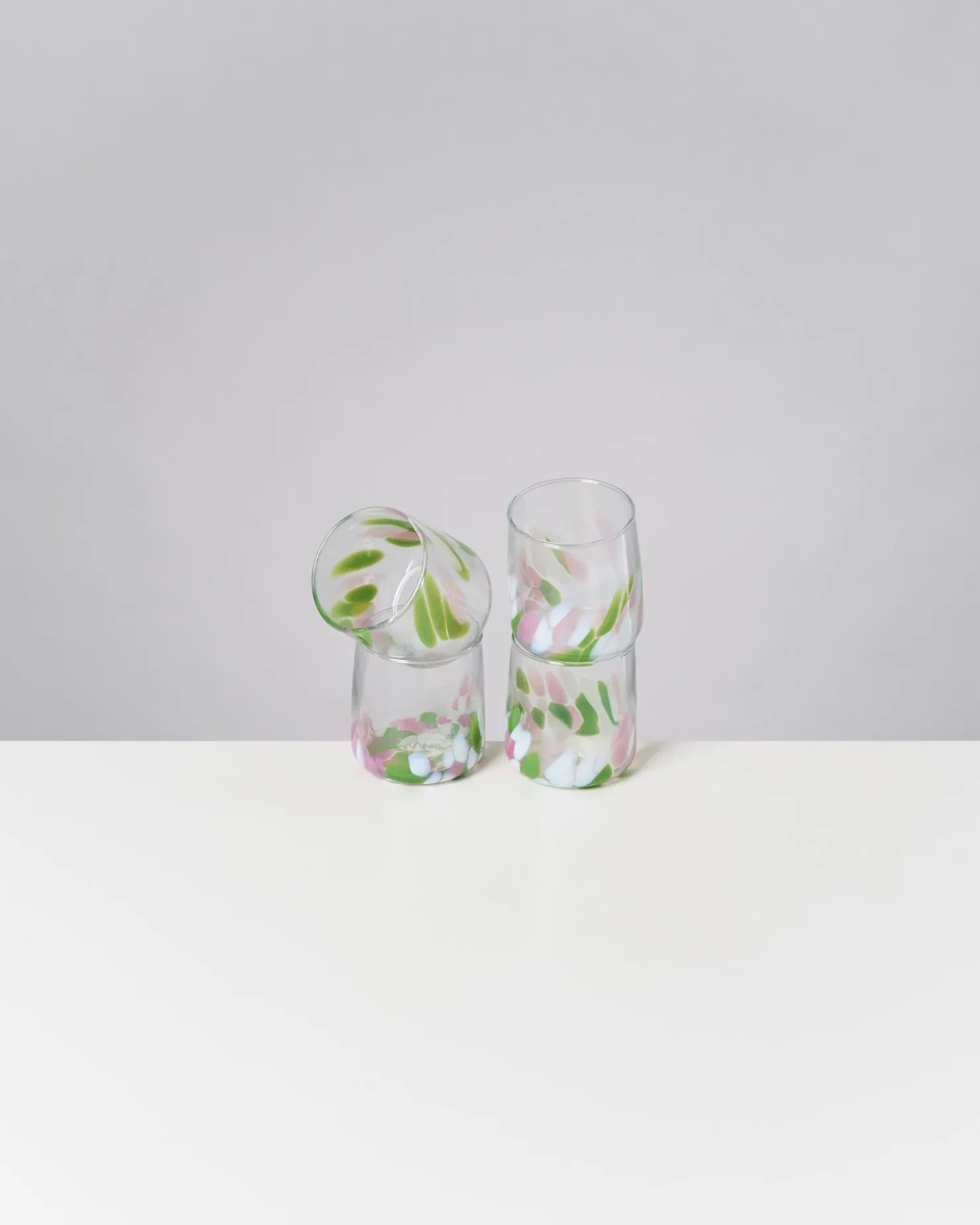 alegria_set_of__glasses_small_big_drops_pink_green_4.webp Motel a Miio Kleine Gläser | Gläser Sets %^Alegria Set Of 4 Glasses Small big drops pink green