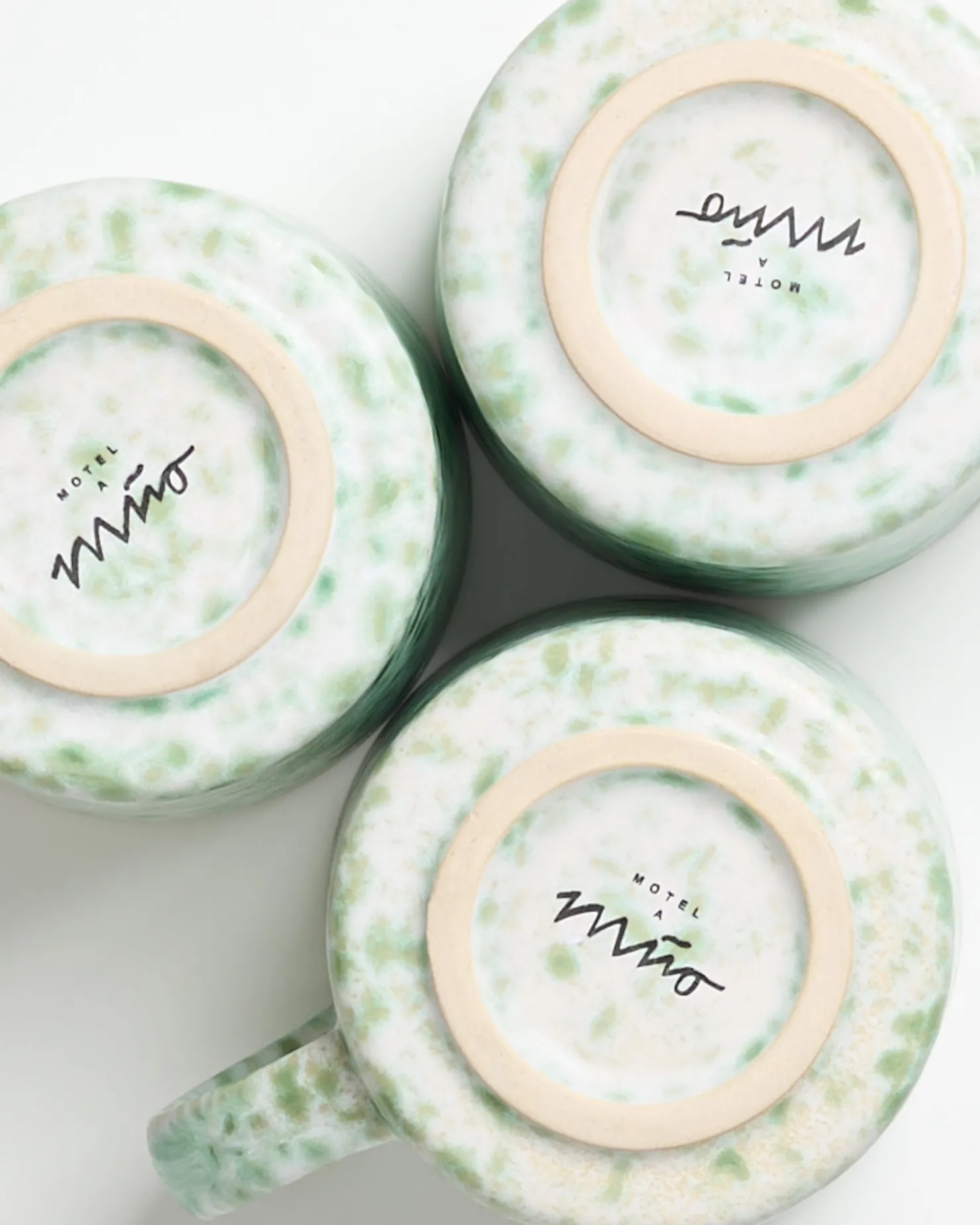 almada__mug_big_green_speckled_4.webp Motel a Miio Große Tassen^Almada - Mug Big Green Speckled grün gesprenkelt