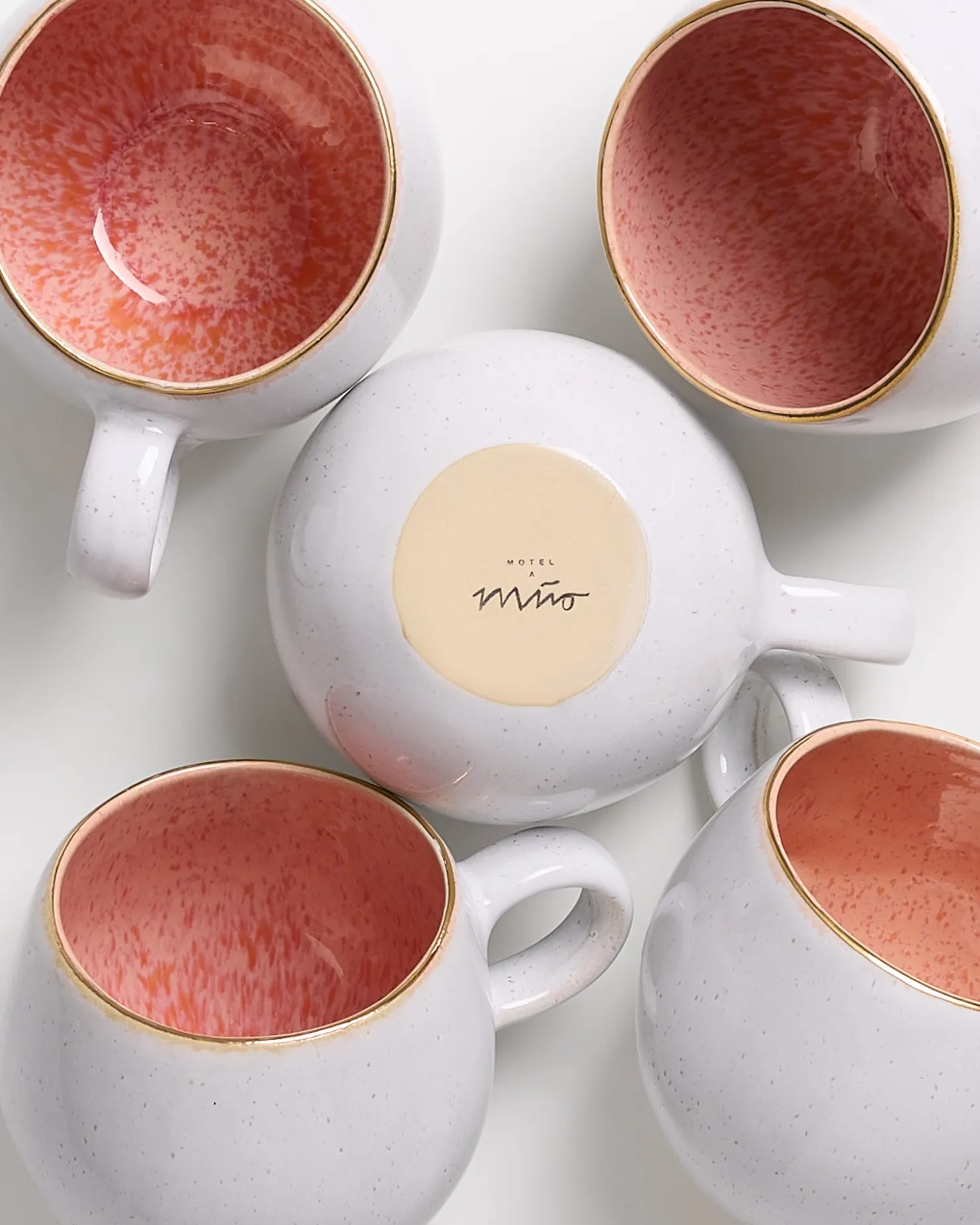 areia__mug_big_pink_with_gold_rim_2.webp Motel a Miio Große Tassen^Areia - Mug Big With Gold Rim pink