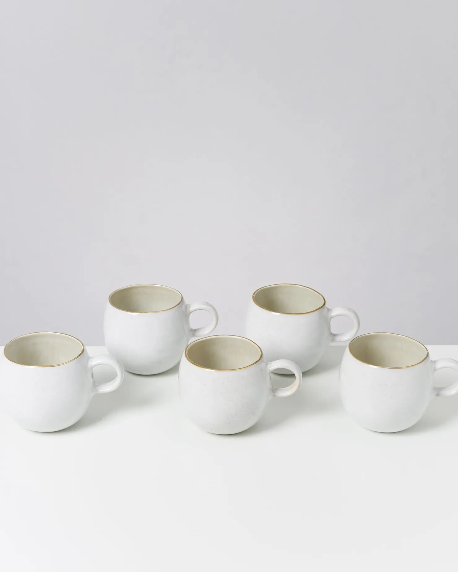 areia__mug_big_sand_with_gold_rim_4.webp Motel a Miio Große Tassen^Areia - Mug Big With Gold Rim sand