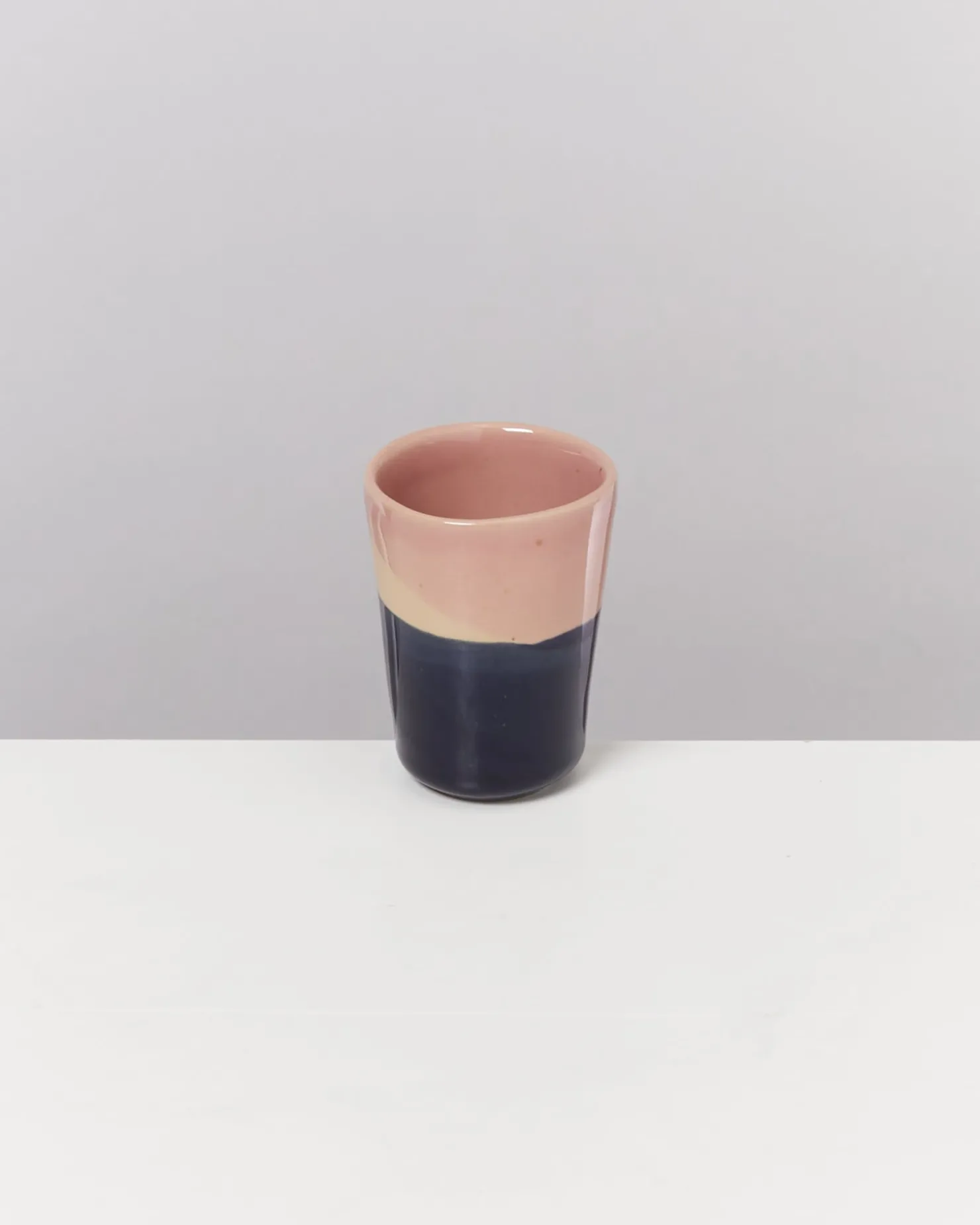 bica__espressocup_pink_cream_2-1.webp Motel a Miio Espressobecher^Bica - Espressocup Pink Cream pink navy cream