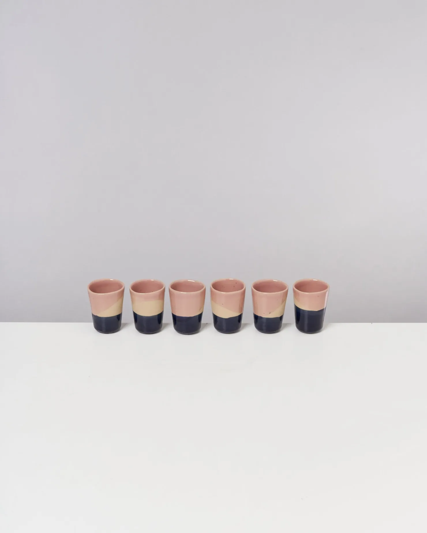bica__set_of__espressocups_pink_navy_cream_2.webp Motel a Miio Becher-Sets^Bica - Set Of 6 Espressocups pink navy cream