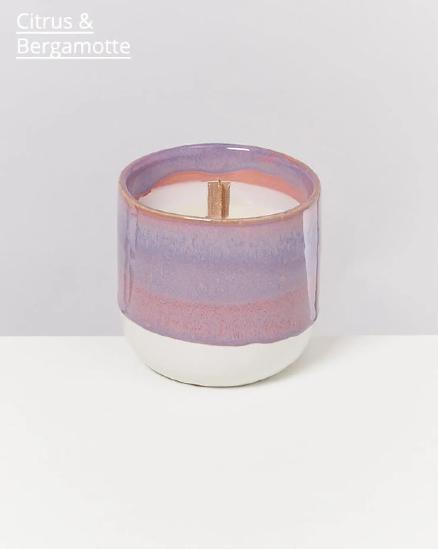 coimbra__scented_candle_dia_no_mar_lilac_pink_6.webp Motel a Miio Duftkerzen^Coimbra - Scented Candle "Dia No Mar" Lilac Pink lila rosa