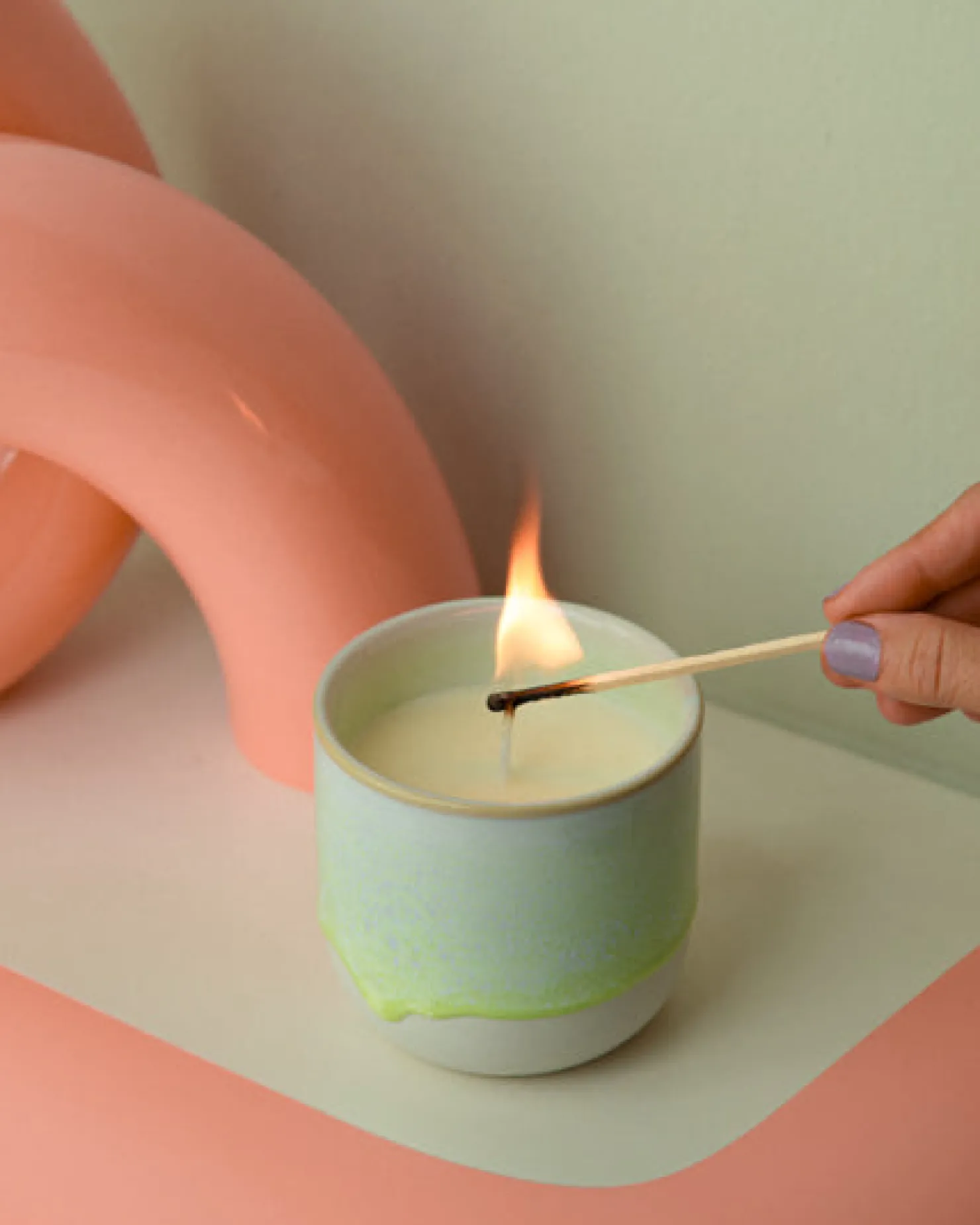 coimbra__scented_candle_green_harmony_pastel_green_6.webp Motel a Miio Duftkerzen^Coimbra - Scented Candle “Green Harmony” pastel green