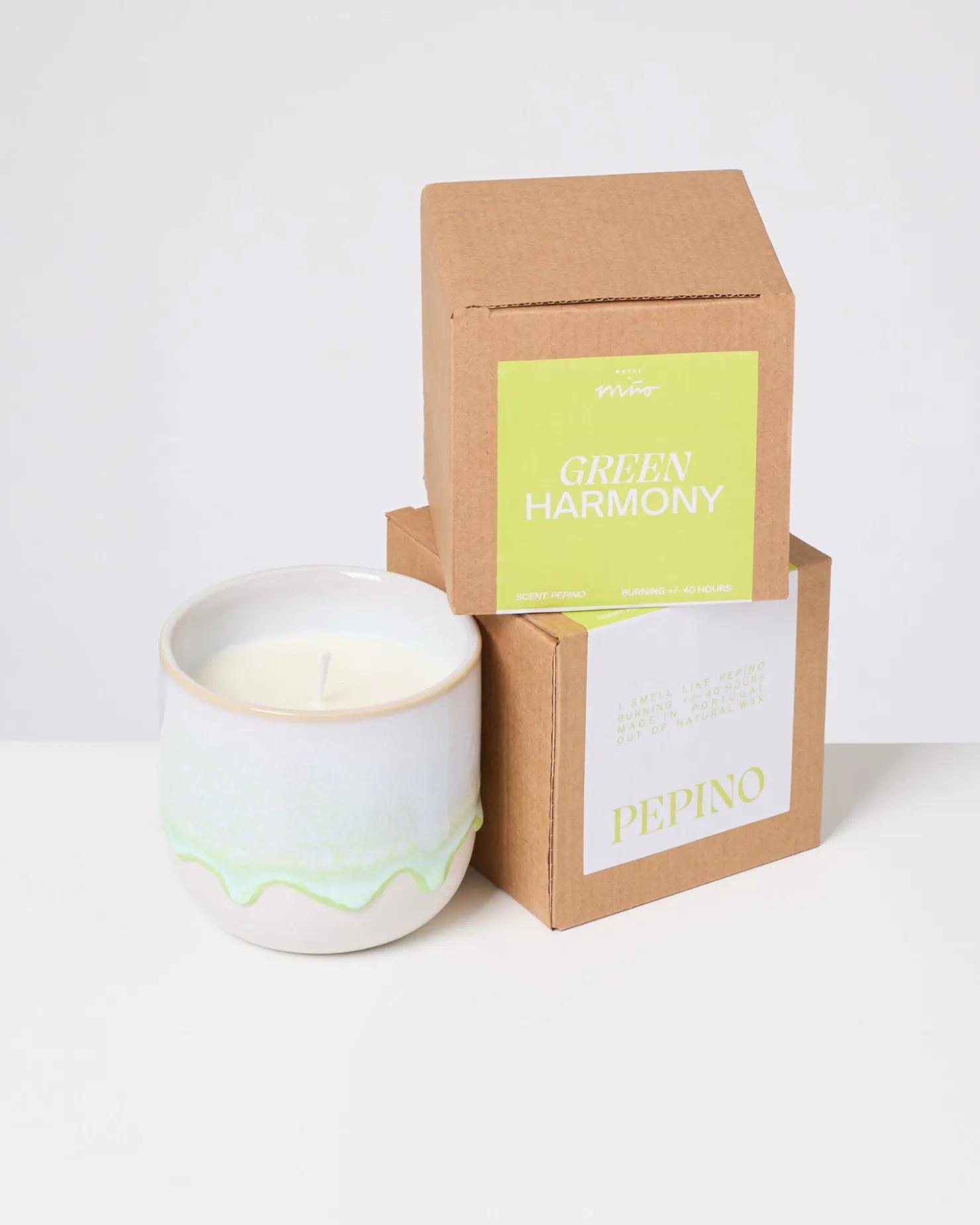 coimbra__scented_candle_green_harmony_pastel_green_7.webp Motel a Miio Duftkerzen^Coimbra - Scented Candle “Green Harmony” pastel green
