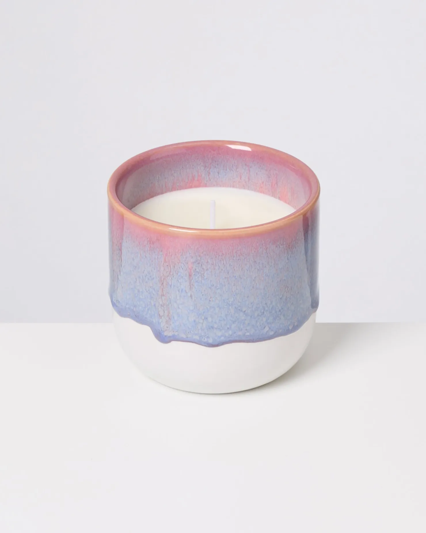 coimbra__scented_candle_ocean_breeze_lilac_pink_5.webp Motel a Miio Duftkerzen^Coimbra - Scented Candle “Ocean Breeze” lilac pink