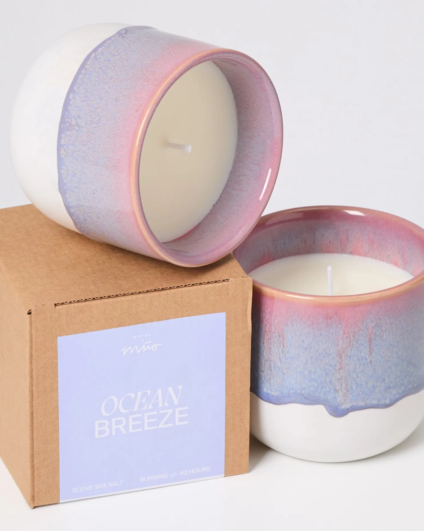coimbra__scented_candle_ocean_breeze_lilac_pink_6.webp Motel a Miio Duftkerzen^Coimbra - Scented Candle “Ocean Breeze” lilac pink
