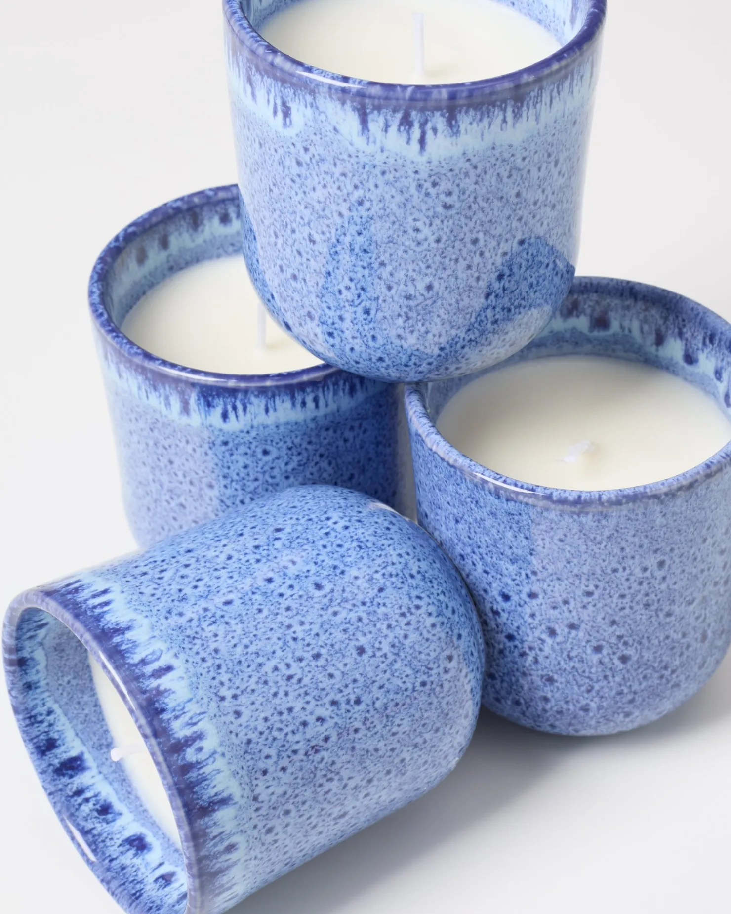 copa_alto__scented_candle_citrus_bloom_royal_blue_3.webp Motel a Miio Duftkerzen^Copa Alto - Scented Candle “Citrus Bloom” royal blue