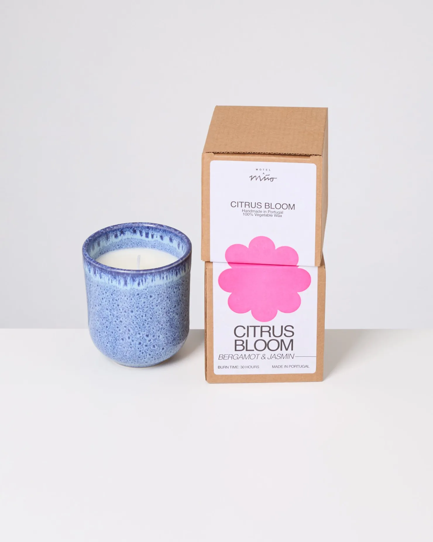 copa_alto__scented_candle_citrus_bloom_royal_blue_8.webp Motel a Miio Duftkerzen^Copa Alto - Scented Candle “Citrus Bloom” royal blue