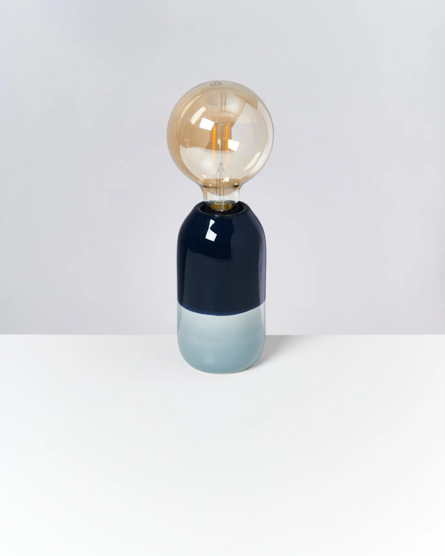 farol__lamp_navy_lightblue_2.webp Motel a Miio Lampen^Farol - Lamp Navy Lightblue navy light blue