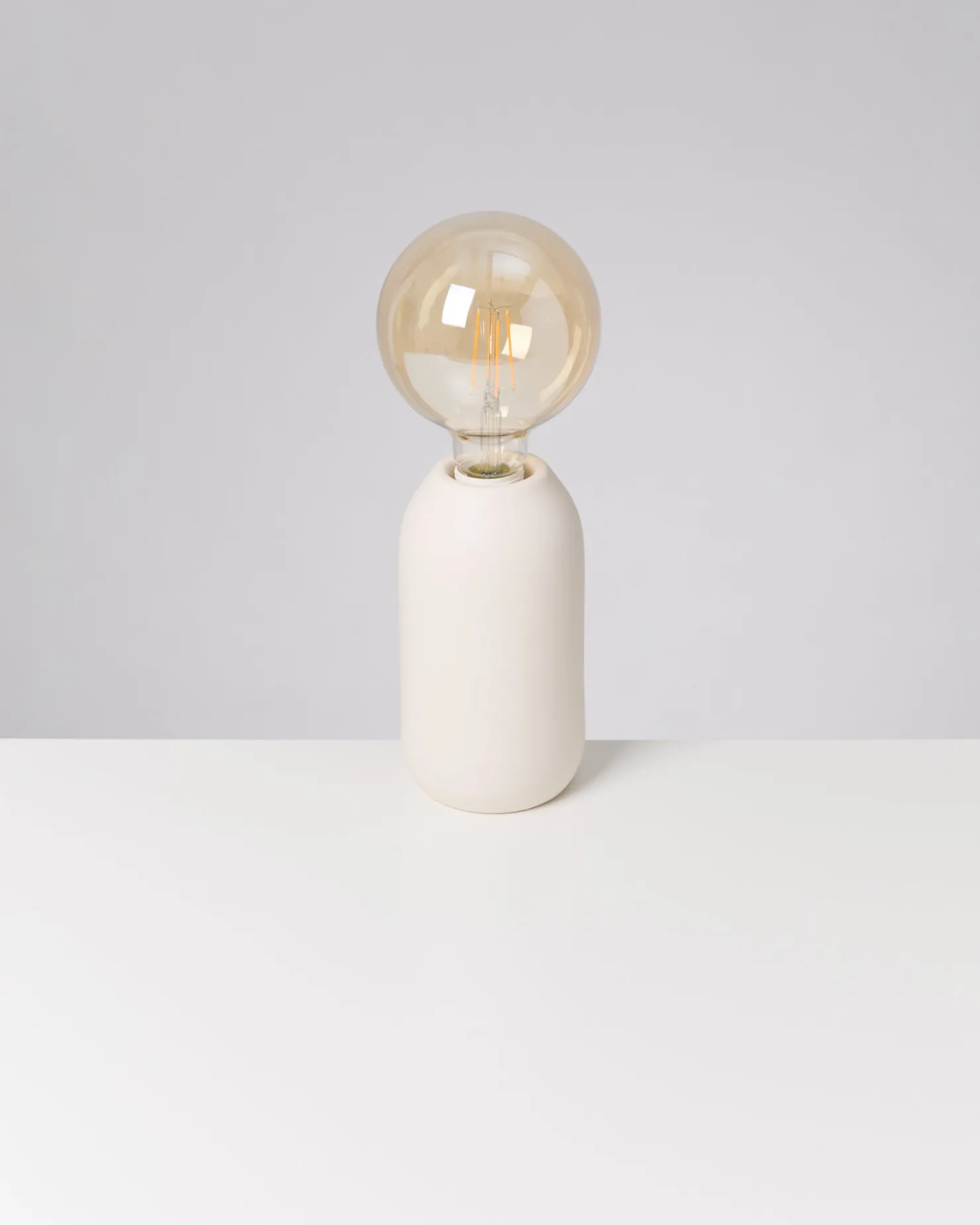 farol_lamp_sand_matt_2.webp Motel a Miio Lampen^Farol Lamp sand matt