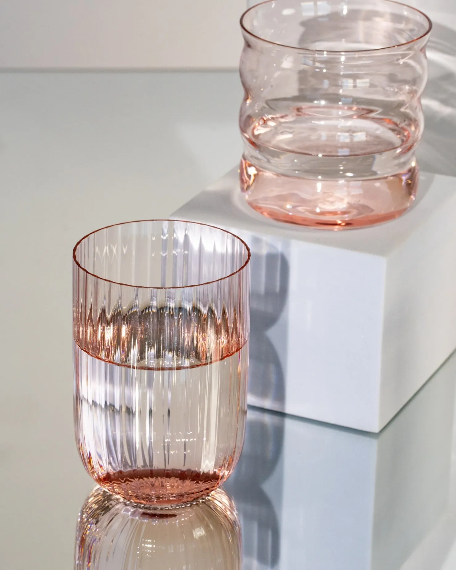 joia__glas_riffled_pink_opal_4.webp Motel a Miio Große Gläser^Joia - Glas Riffled pink opal