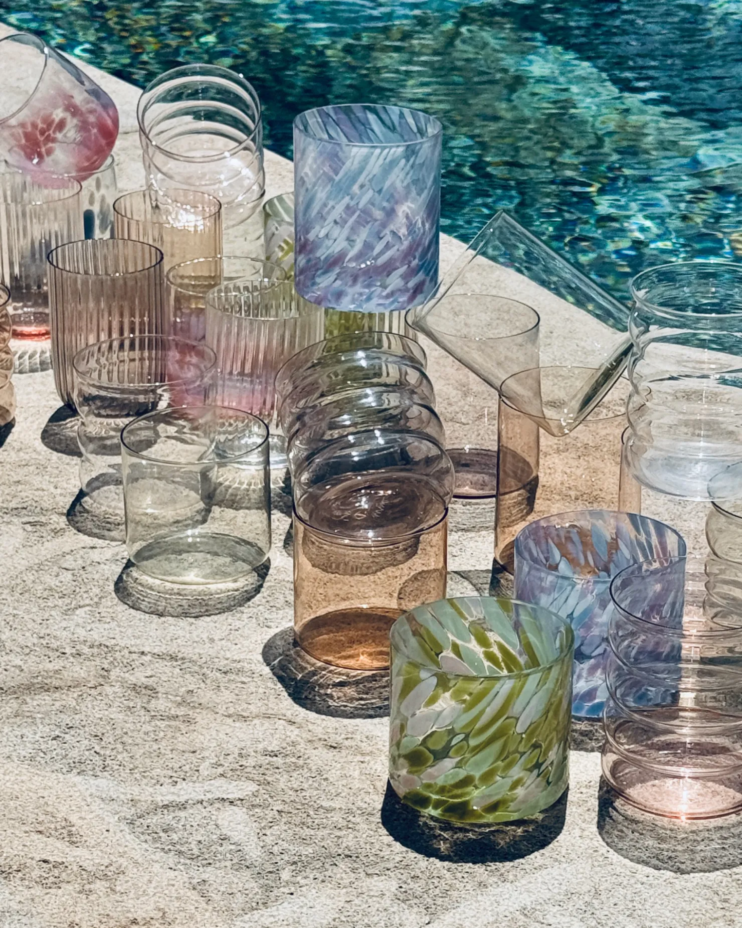 joia__glas_small_emerald_2.webp Motel a Miio Kleine Gläser^Joia - Glas Small Emerald smaragd