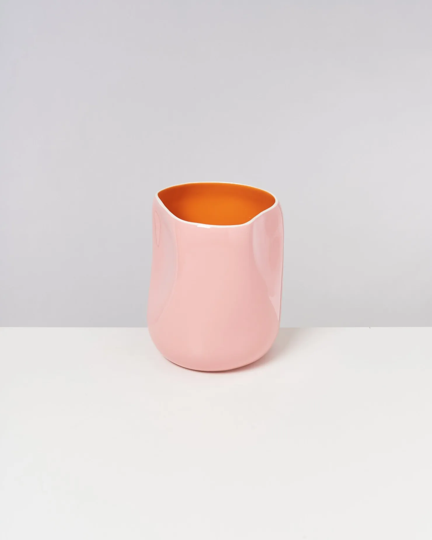 joo_vase_l_rose_orange_3.webp Motel a Miio Große Vasen^João Vase L Rose Orange rosa orange
