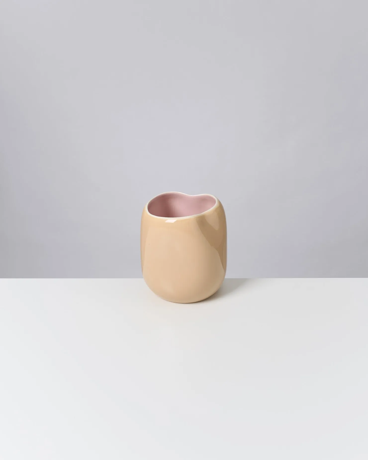 Motel a Miio Mittlere Vasen^João Vase M cappuccino rosé