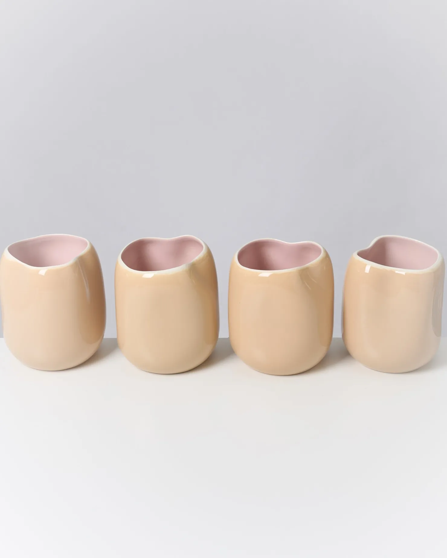 Motel a Miio Mittlere Vasen^João Vase M cappuccino rosé