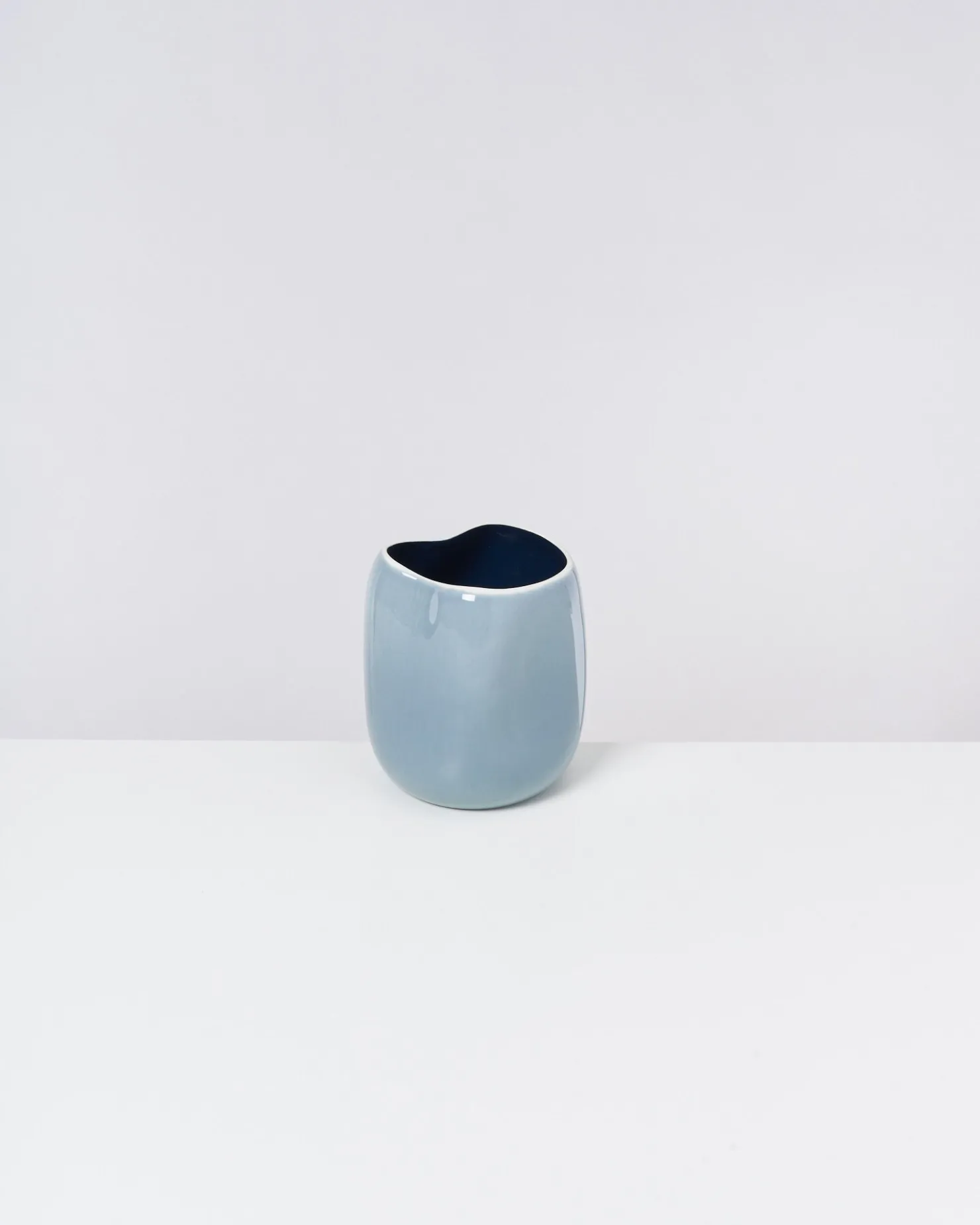 Motel a Miio Mittlere Vasen^João Vase M Greyblue graublau
