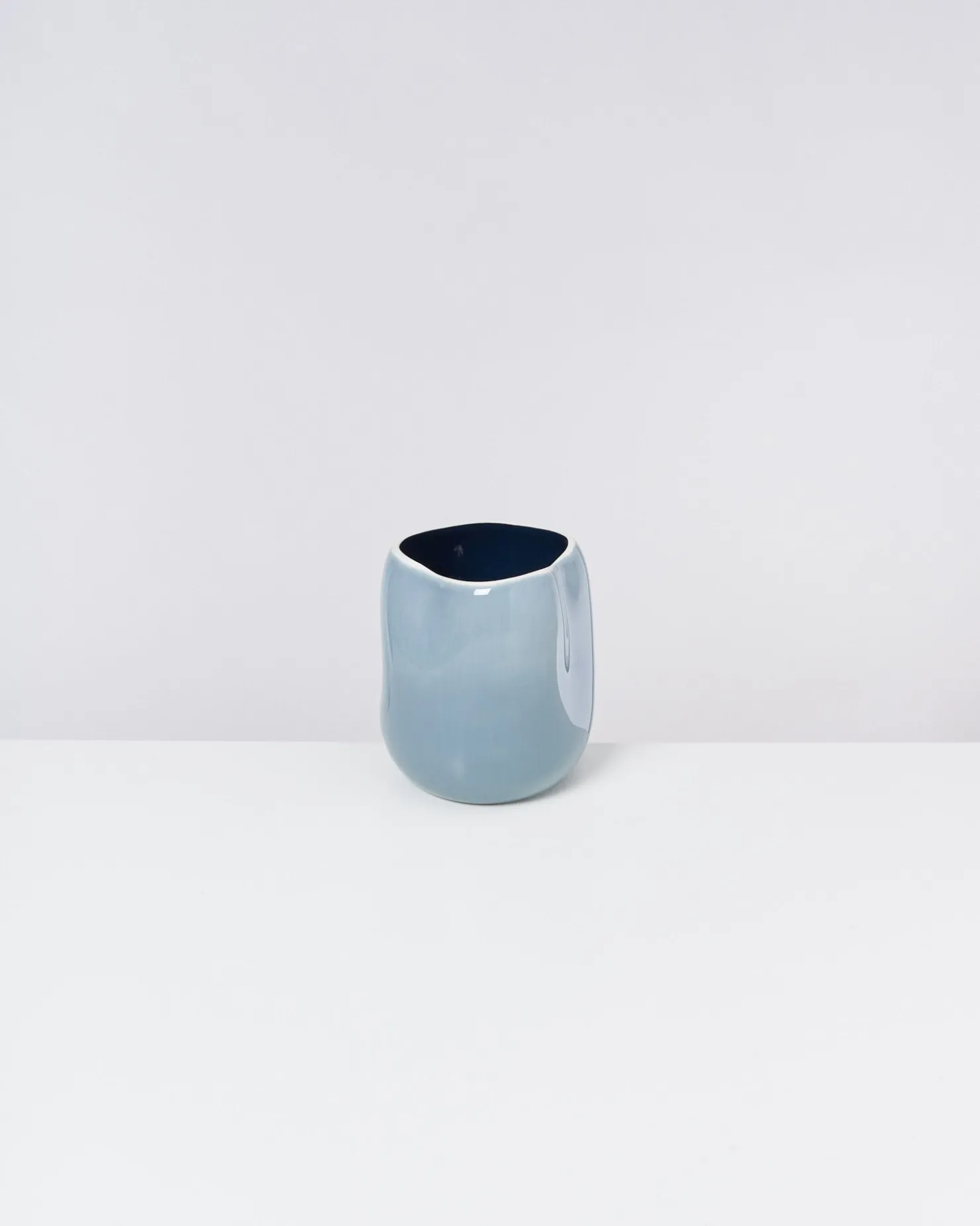 Motel a Miio Mittlere Vasen^João Vase M Greyblue graublau