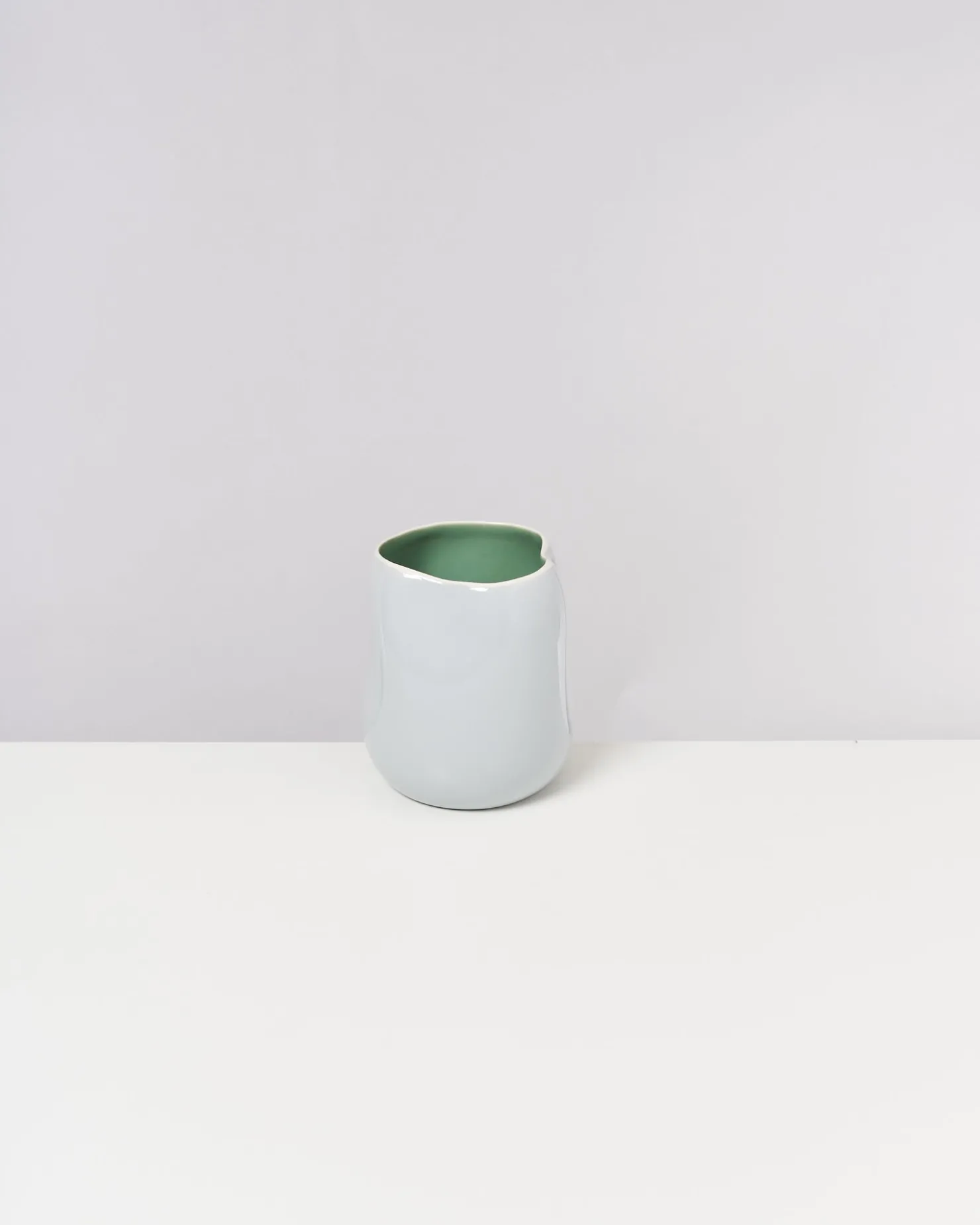 joo_vase_m_lightblue_sage_2.webp Motel a Miio Mittlere Vasen^João Vase M Lightblue Sage hellblau salbei