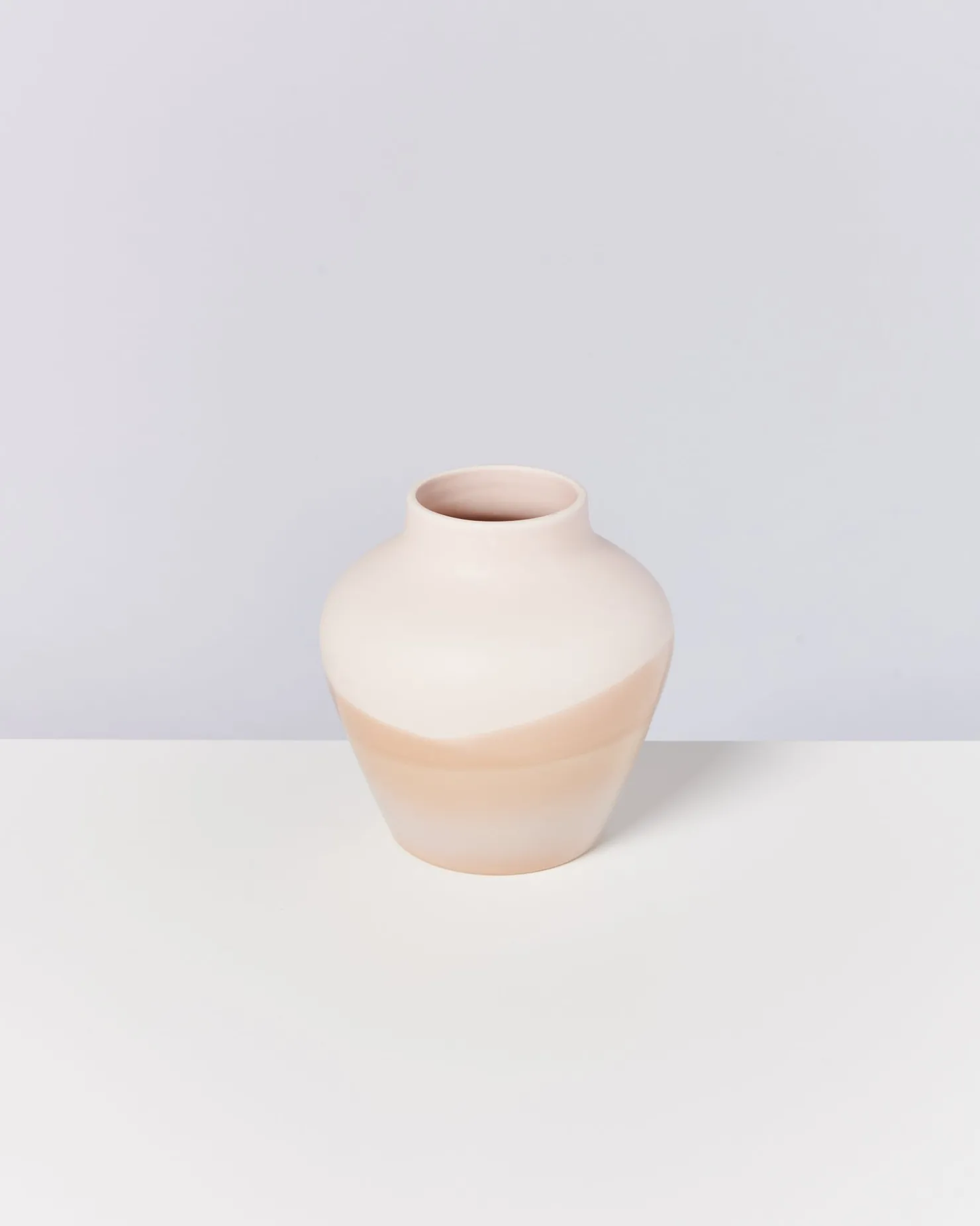 madalin_vase__sand_2.webp Motel a Miio Mittlere Vasen^Madalin Vase - sand