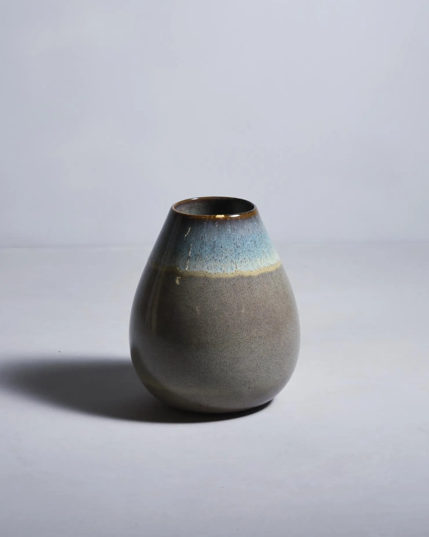 madeira__vase_3.webp Motel a Miio Mittlere Vasen^Madeira - Vase grünblau