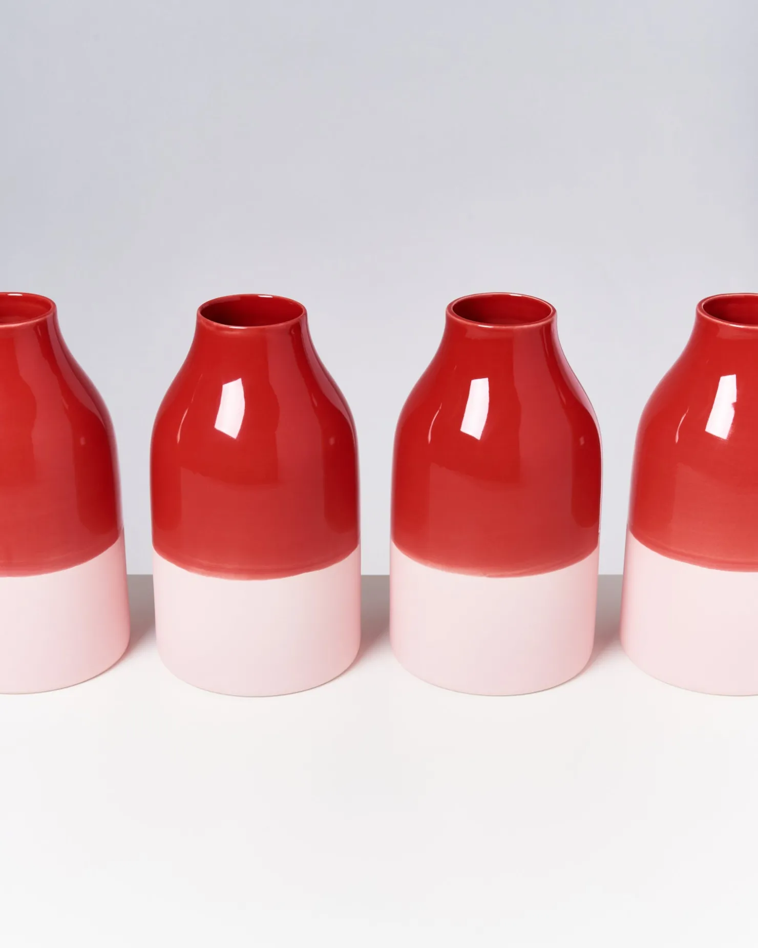 marisa_vase__red_rose_4.webp Motel a Miio Mittlere Vasen^Marisa Vase - red rose