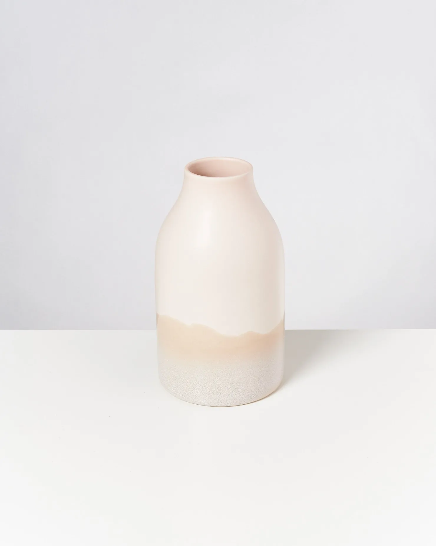marisa_vase__sand_2.webp Motel a Miio Mittlere Vasen^Marisa Vase - sand