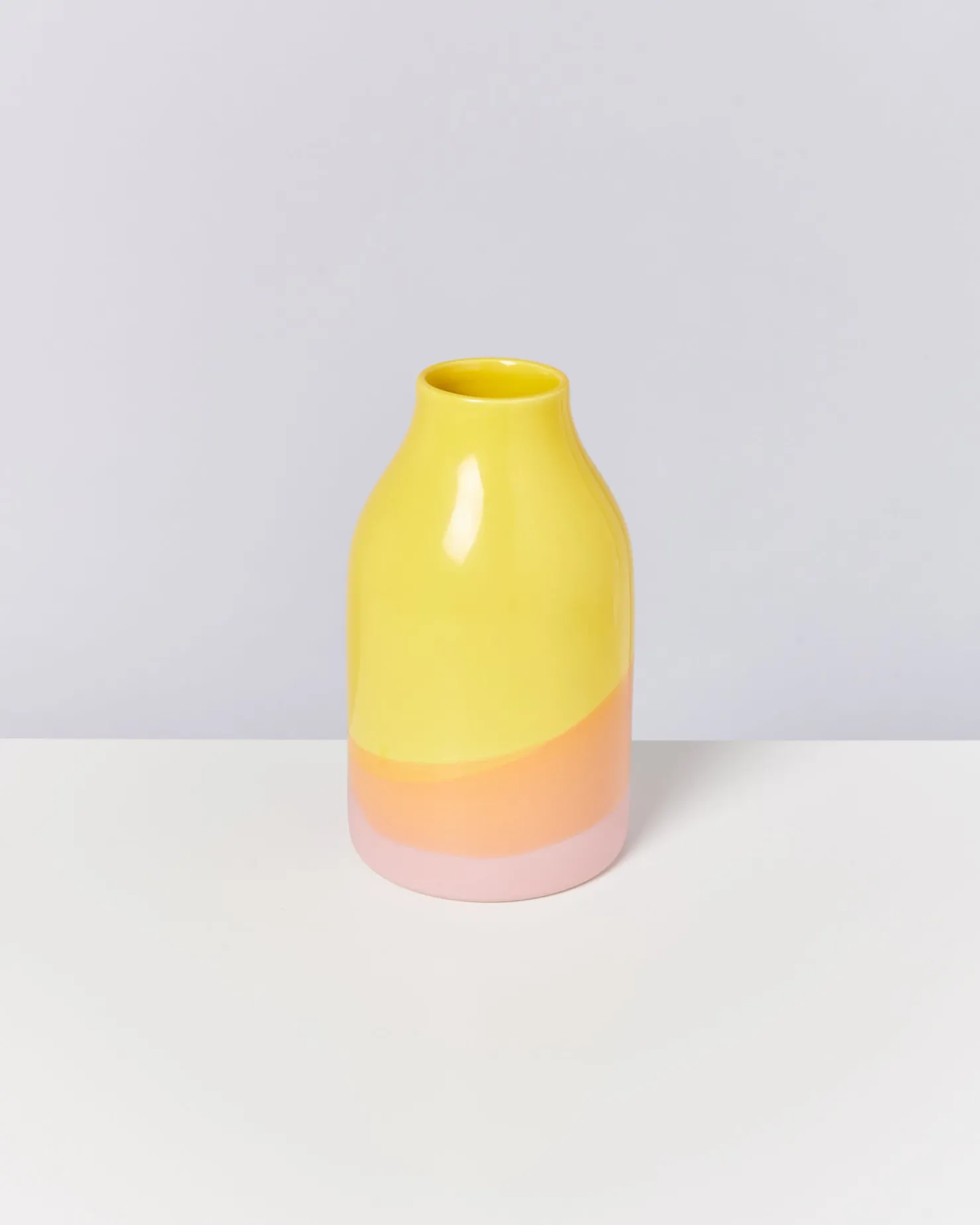 marisa_vase__yellow_rose_4.webp Motel a Miio Mittlere Vasen^Marisa Vase - yellow rose