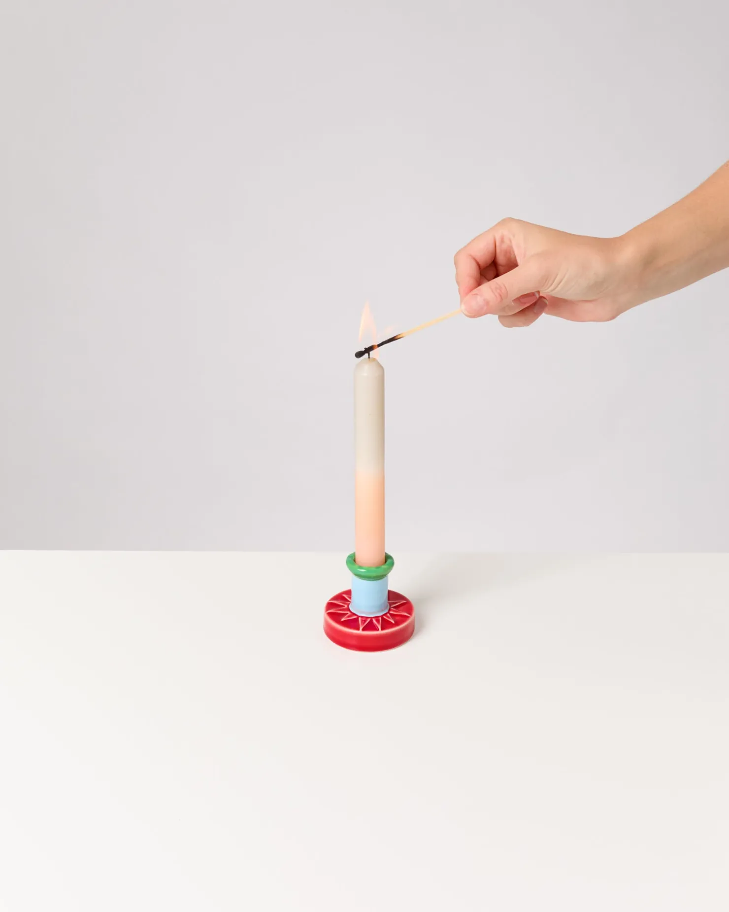 motel_a_miio_x_isismaria_brisa_candleholder_red_blue_12.webp Motel a Miio Kerzen Und Kerzenständer^ X Isis-Maria Brisa Candleholder Red Blue rot blau