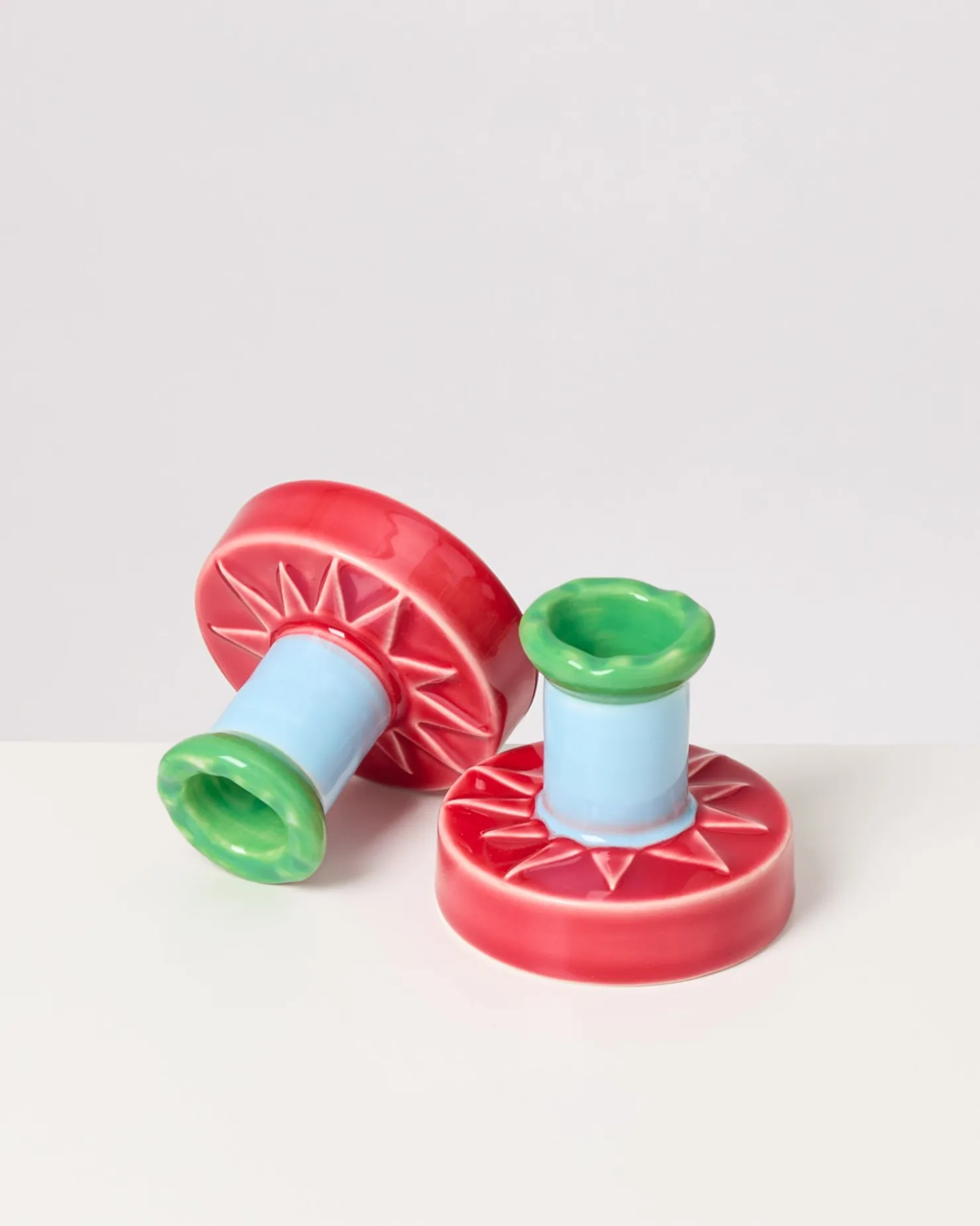 motel_a_miio_x_isismaria_brisa_candleholder_red_blue_2.webp Motel a Miio Kerzen Und Kerzenständer^ X Isis-Maria Brisa Candleholder Red Blue rot blau