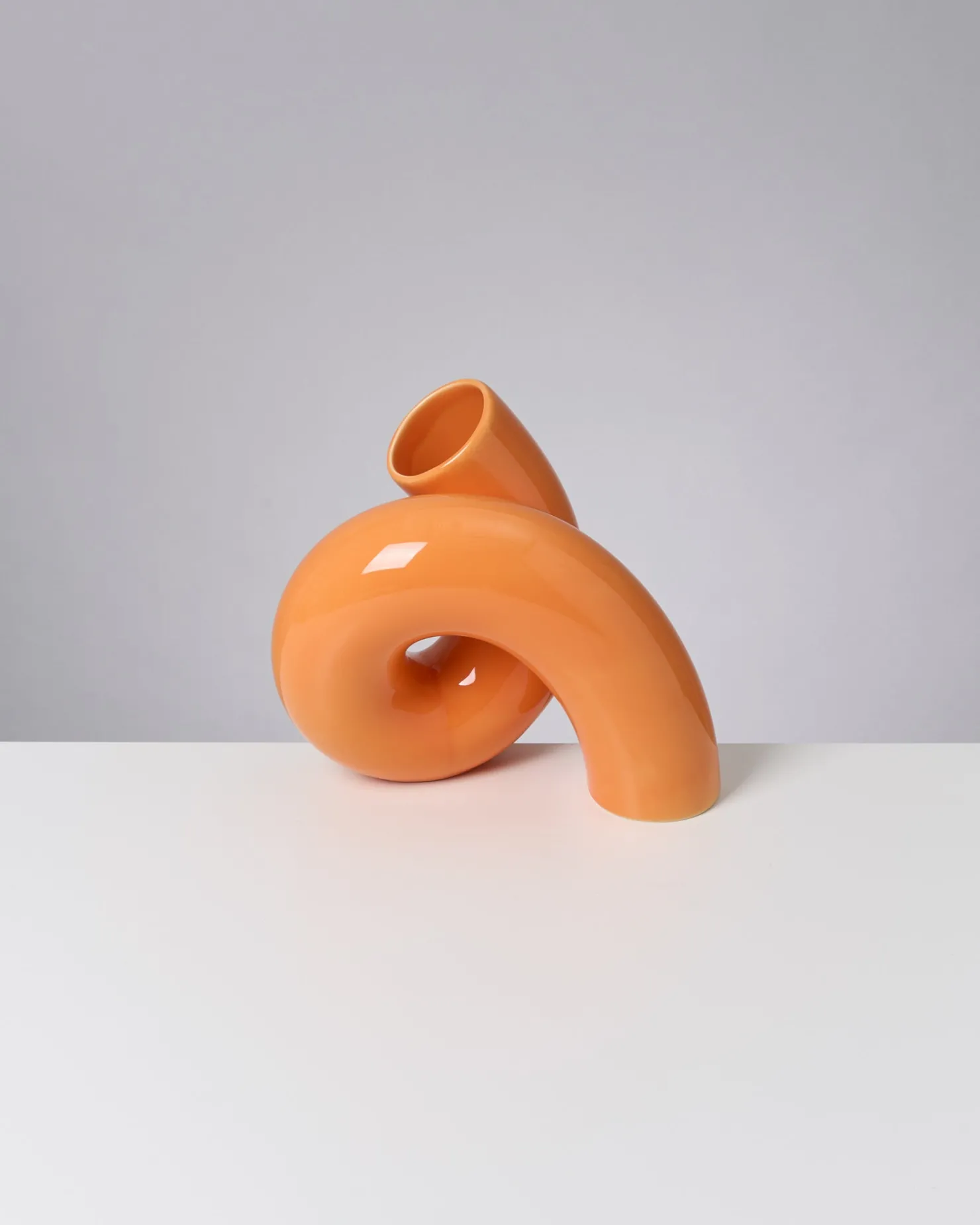 motel_a_miio_x_ju_schnee_viparita_vase_l_orange_5.webp Motel a Miio Große Vasen | Motel A Miio X Ju Schnee^ X Ju Schnee Viparita Vase L orange