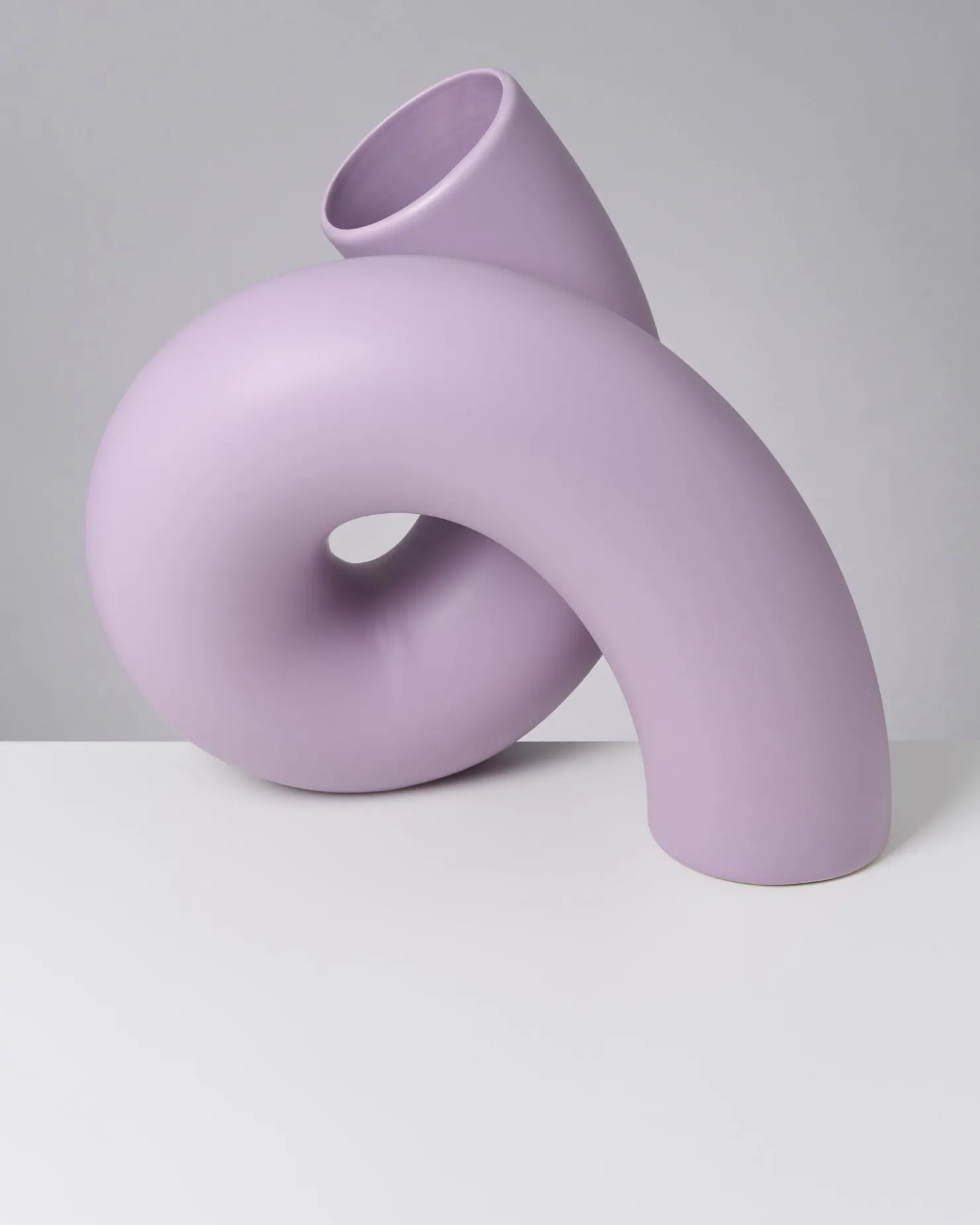 motel_a_miio_x_ju_schnee_viparita_vase_xl_lavender_5.webp Motel a Miio Große Vasen | Motel A Miio X Ju Schnee^ X Ju Schnee Viparita Vase XL lavender