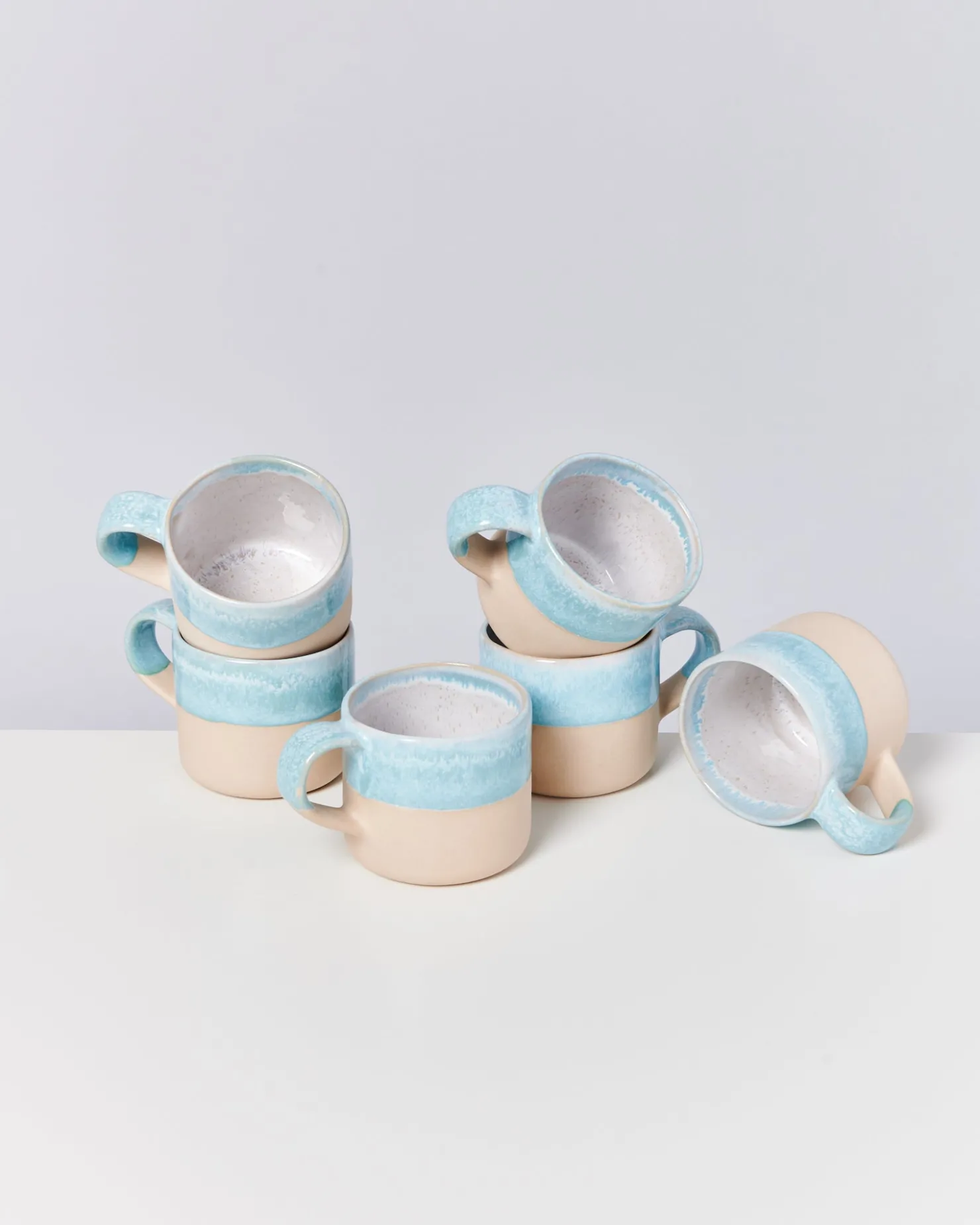 ndoa__mug_blue_dipped_2.webp Motel a Miio Große Tassen^Nódoa - Mug Blue dipped