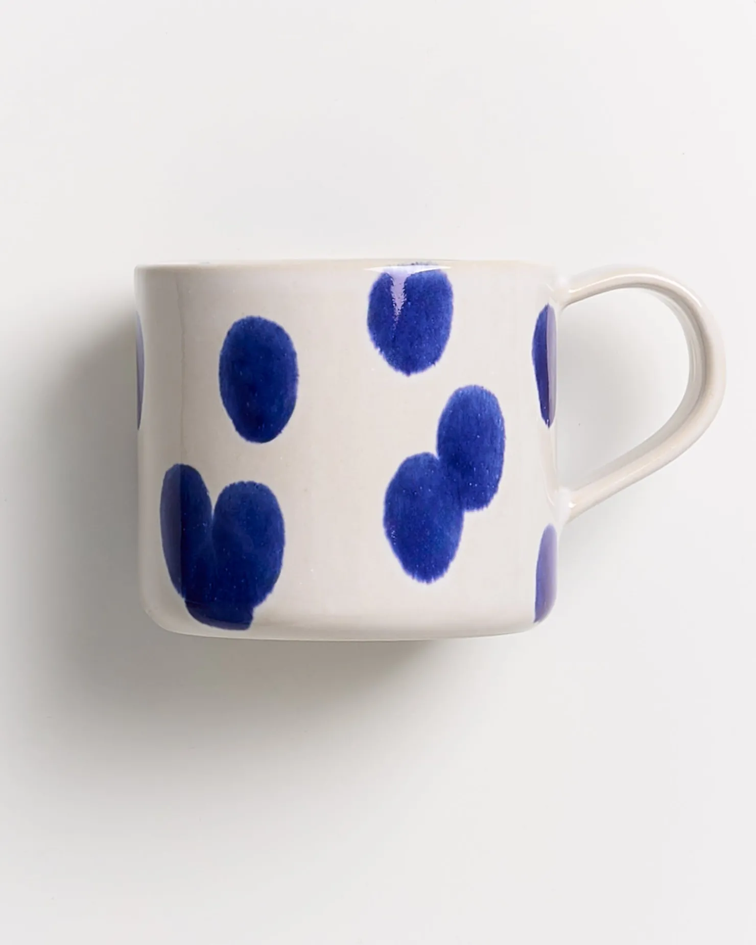 ndoa__mug_blue_dots_3.webp Motel a Miio Große Tassen^Nódoa - Mug blue dots