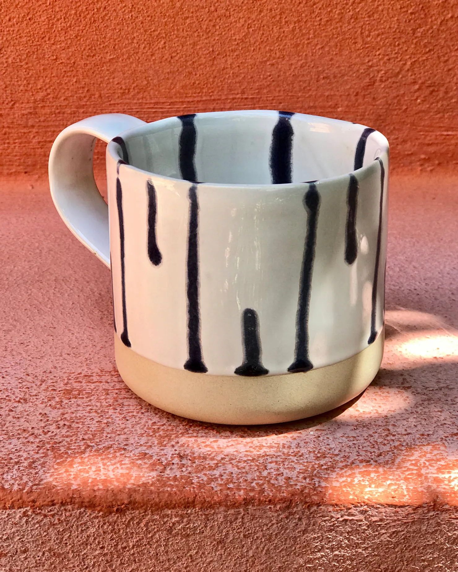 ndoa__mug_white_blue_6.webp Motel a Miio Große Tassen^Nódoa - Mug white blue