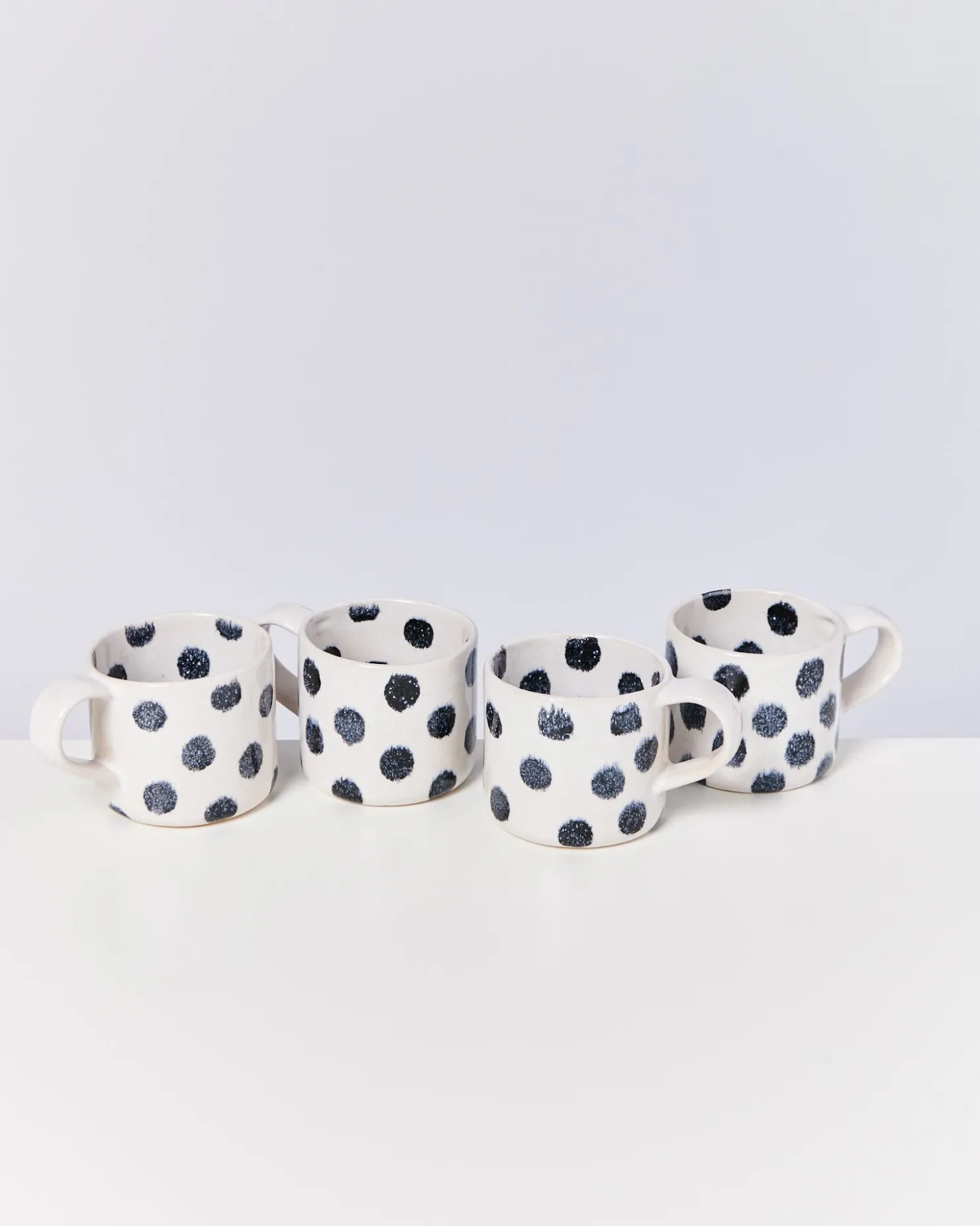 Motel a Miio Tassen-Sets^Nódoa - Set Of 4 Mugs Black Dots schwarze Punkte