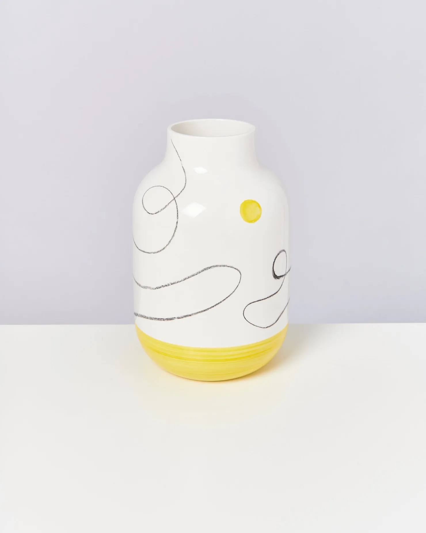 nuno_vase_l__arts_white_3.webp Motel a Miio Große Vasen^Nuno Vase L - Arts white
