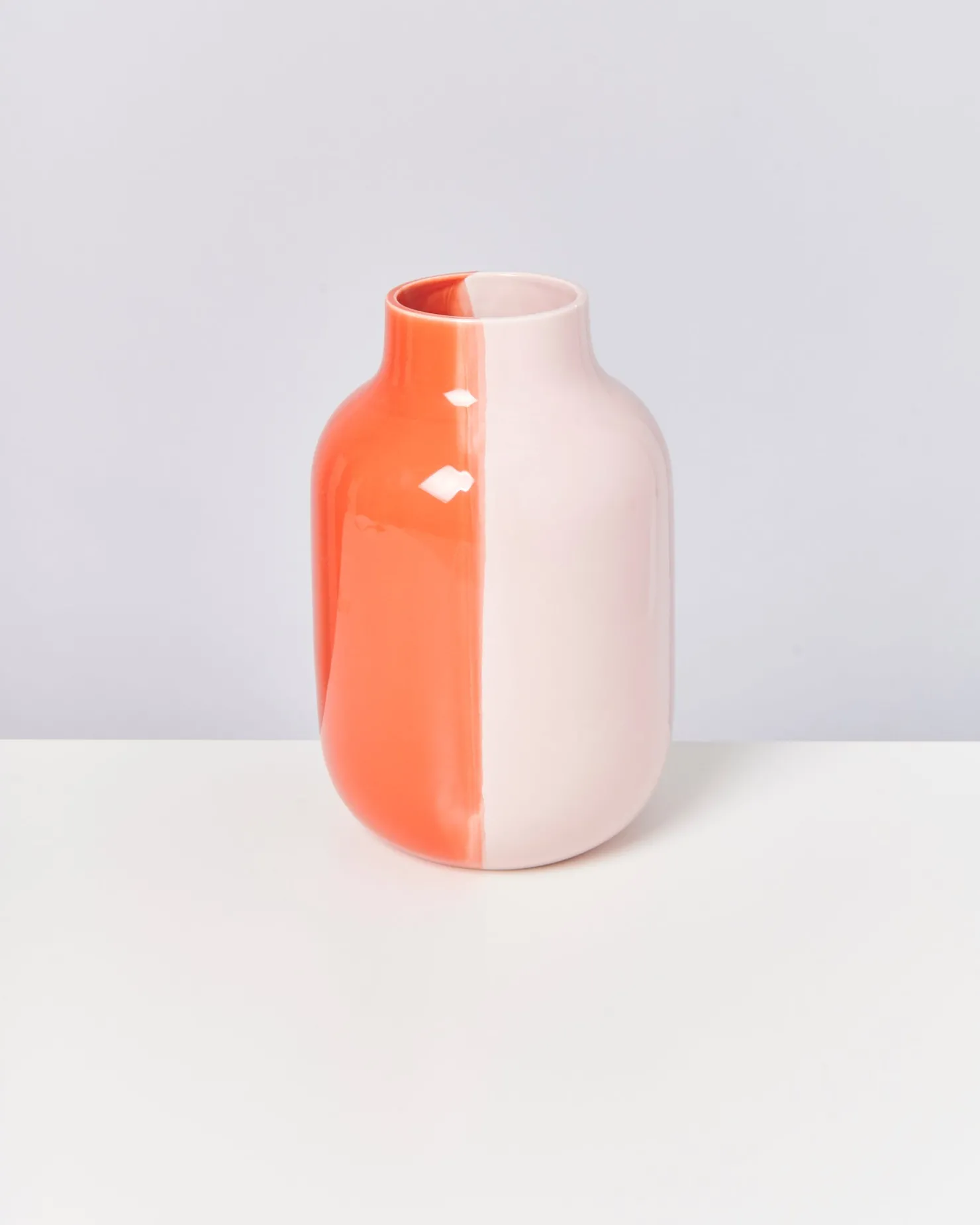 nuno_vase_l__half_coral_rose_3.webp Motel a Miio Große Vasen^Nuno Vase L - Half Coral Rose half coral rosé