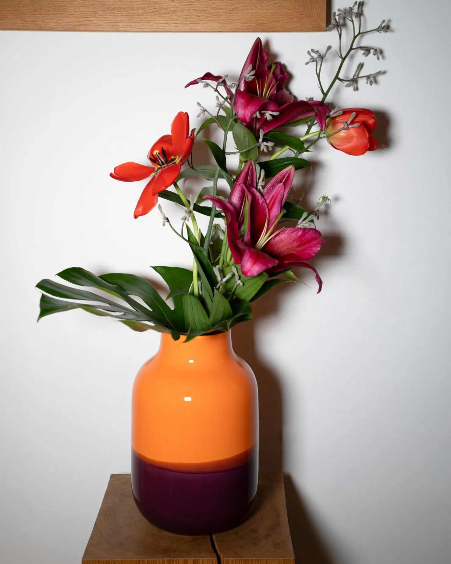 nuno_vase_m_orange_darklilac_8.webp Motel a Miio Mittlere Vasen^Nuno Vase M Orange Darklilac orange dunkellila