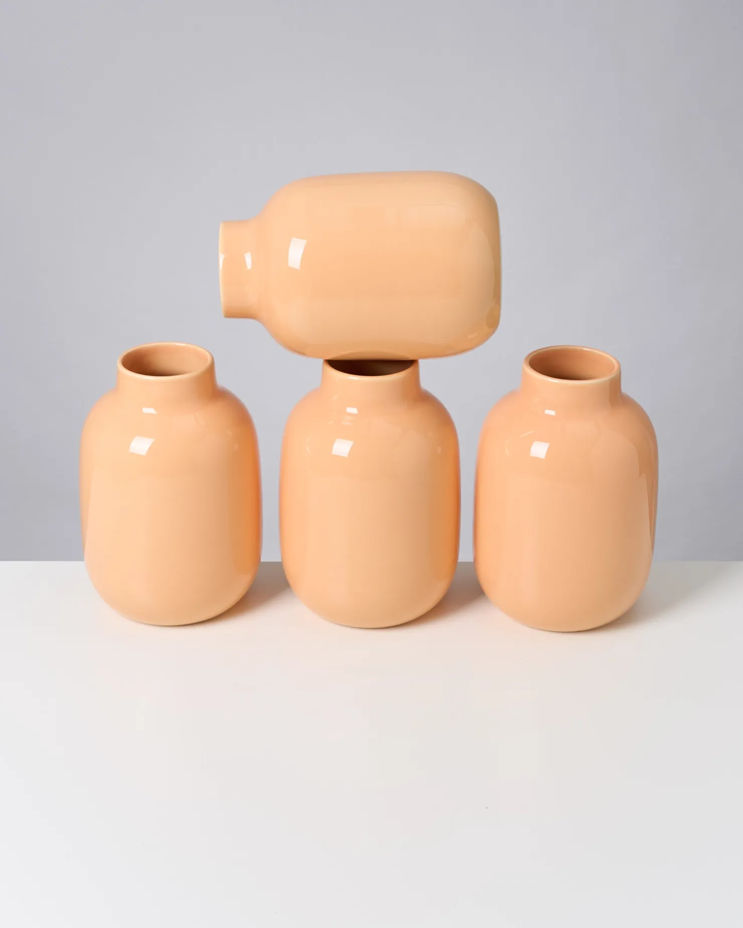 nuno_vase_m_peach_2.webp Motel a Miio Mittlere Vasen^Nuno Vase M peach