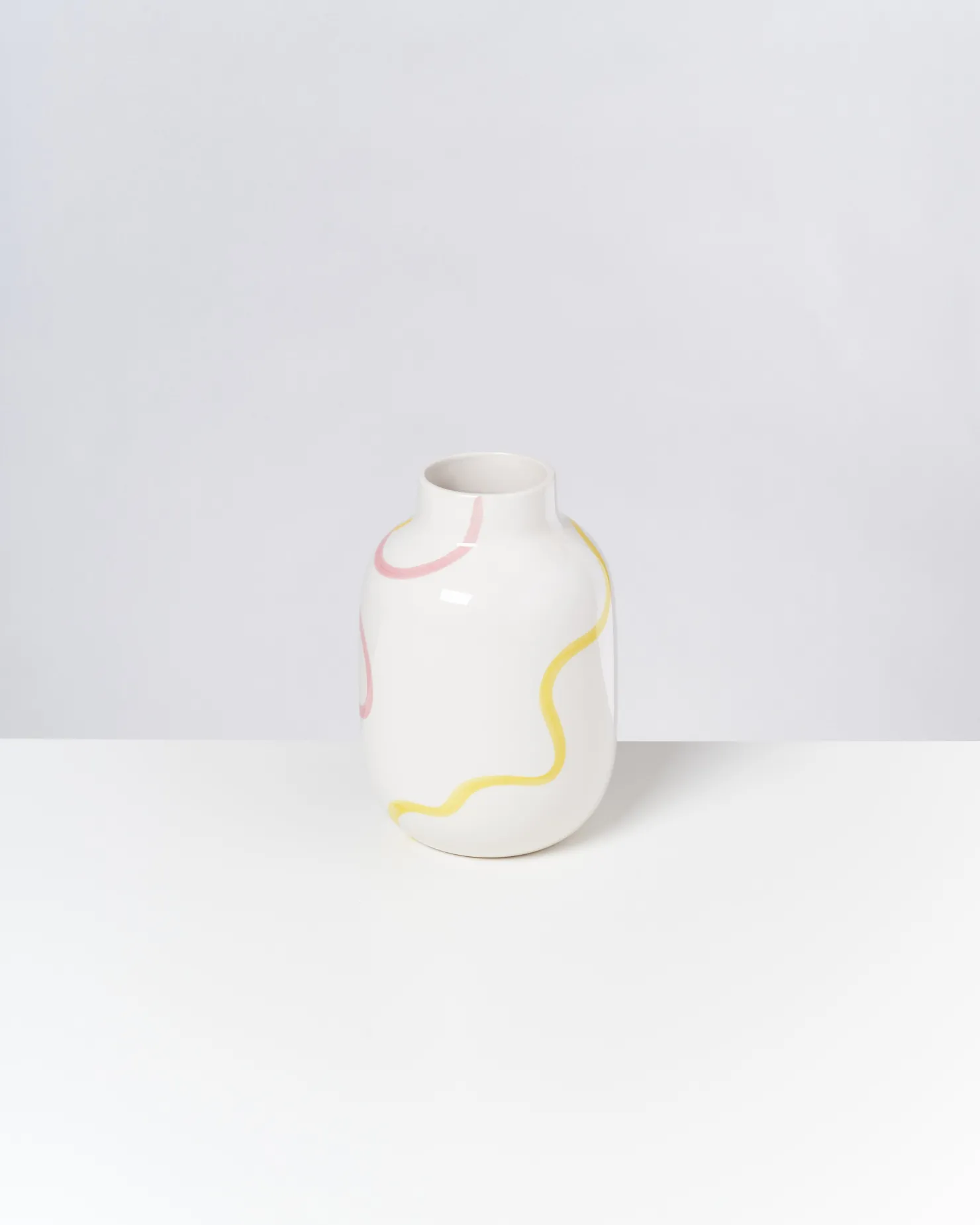 nuno_vase_m_serpentine_2.webp Motel a Miio Mittlere Vasen^Nuno Vase M serpentine