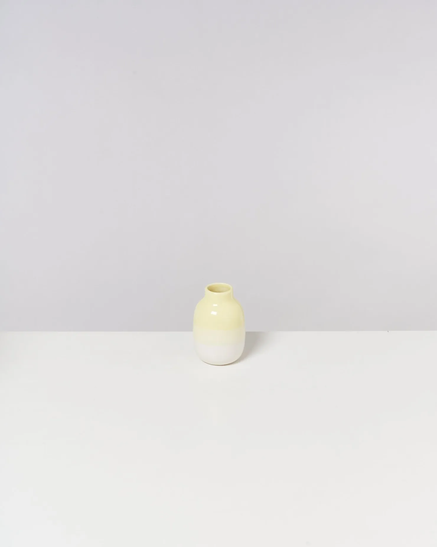nuno_vase_s__yellow_2.webp Motel a Miio Kleine Vasen^Nuno Vase S - Yellow gelb