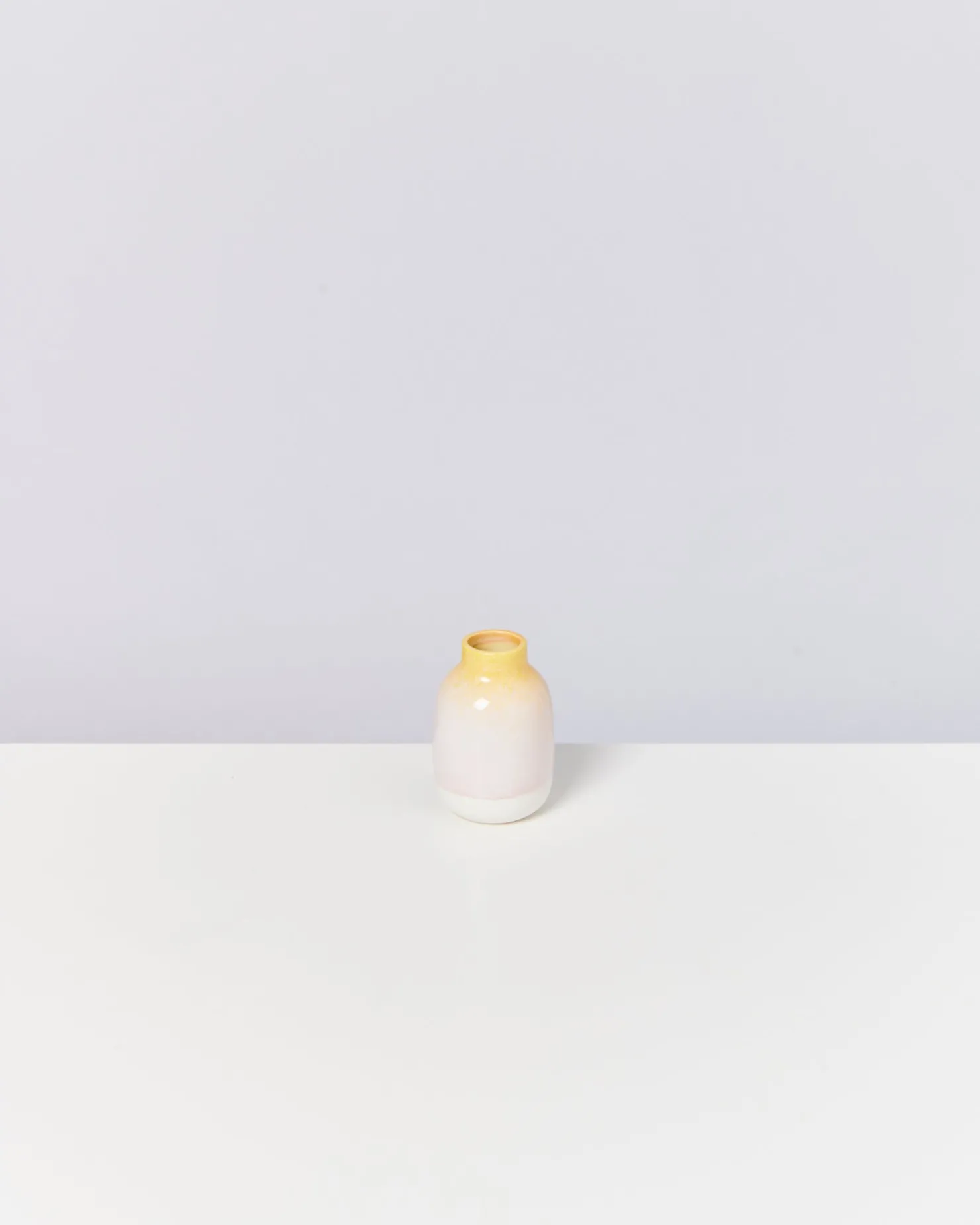 nuno_vase_s__yellow_rose_2-1.webp Motel a Miio Kleine Vasen^Nuno Vase S - Yellow Rose gelb rosa gesprenkelt