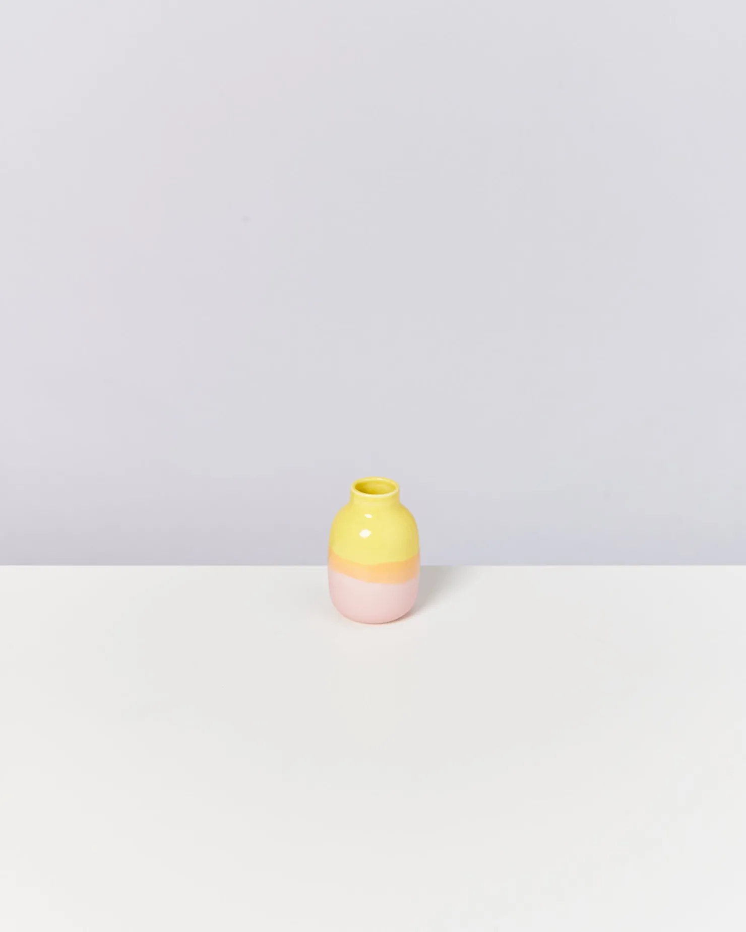 nuno_vase_s__yellow_rose_3.webp Motel a Miio Kleine Vasen^Nuno Vase S - Yellow Rose gelb rosé