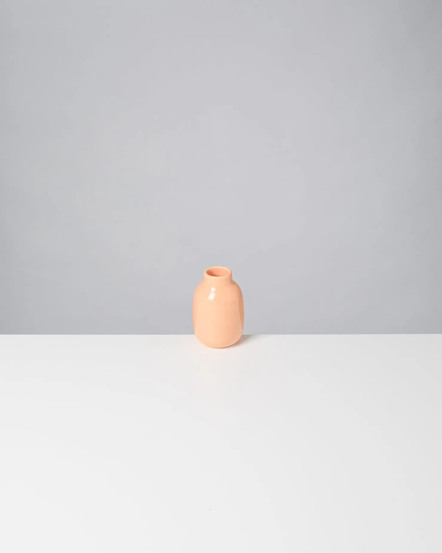 nuno_vase_s_peach_6.webp Motel a Miio Kleine Vasen^Nuno Vase S peach